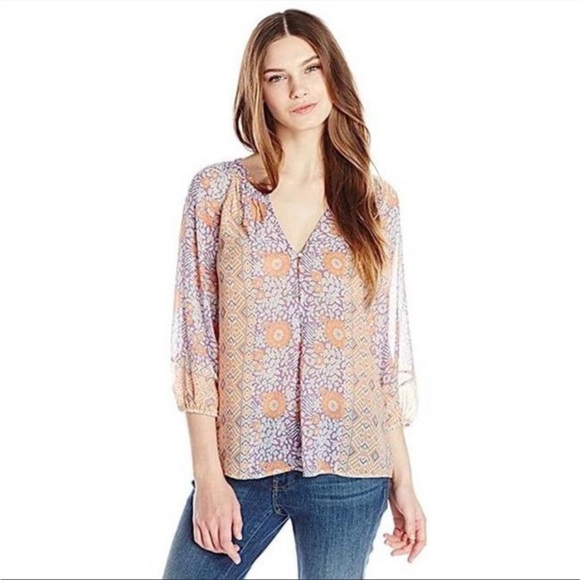 Joie Gloria 100% Silk floral blouse in the color Cantaloupe. Size M, like new - Picture 1 of 4